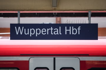 Bahnverkehr kann wieder anlaufen: Stellwerk bei Wuppertal nach zwei Wochen repariert