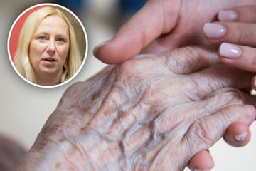 Weniger Rente für Menschen, die selbst Angehörige pflegen? Ministerin Stolz hat ganz klare Meinung