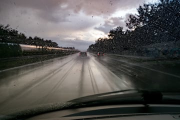 Regen verursacht Chaos: 12 Unfälle in 24 Stunden auf Thüringens Autobahnen
