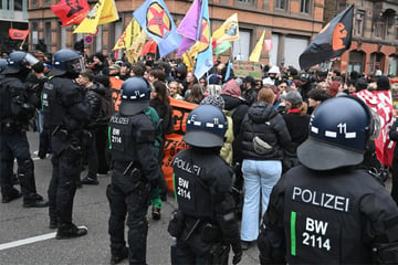 Gen-Z-Demo in Stuttgart: Pyro-Angriffe auf Polizisten und brennende Mülleimer