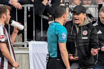 Trainer wettert gegen Schiri: "Nicht reinsteigern, sonst sitzen wir morgen noch hier"