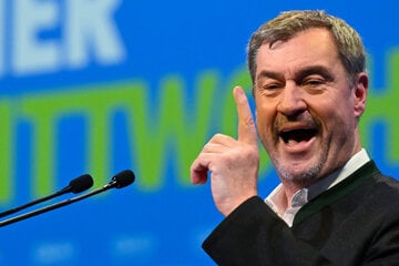 Söder beim Politischen Aschermittwoch: Rente nicht "irgendwann in Rubel" auszahlen