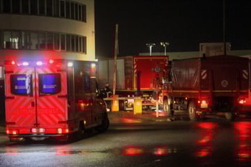 Hamburg: Gefahrstoff ausgetreten: Zwei Personen kontaminiert