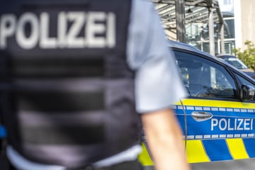Schwerer Angriff: Mann würgt Polizist fast bis zur Bewusstlosigkeit