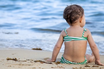 Miese Masche im Urlaubsparadies: So filmen Männer heimlich Kinder an Stränden