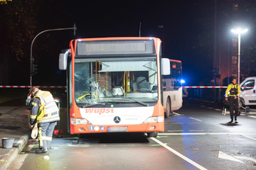 Fußgänger wird von Linienbus erfasst: Notärzte müssen reanimieren