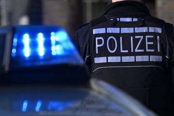 Unfall gebaut und dann auch noch Polizist verletzt: Mann rastet aus