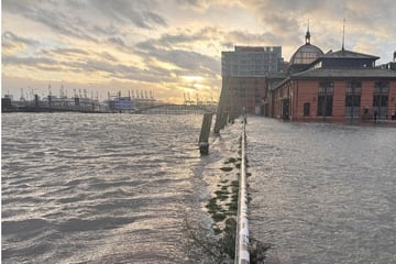 Sturmtief "Joshua": Weitere Flut an Elbe erwartet - bislang kaum Schäden in Hamburg