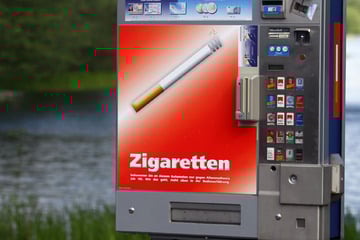 Mann jagt Zigarettenautomat in die Luft - dann macht er einen fatalen Fehler