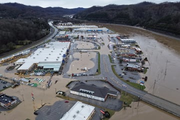 Death toll from powerful winter storms mounts in Kentucky, West Virginia, and Georgia