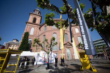 Frankfurt: Ein echter Frankfurter feiert 175. Geburtstag: Paulskirche wird ausgiebig zelebriert