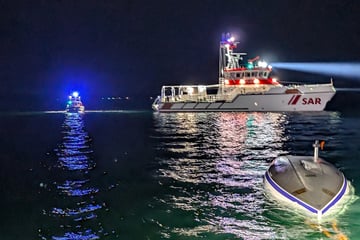 Gewitter lässt Segelboot auf der Ostsee kentern: Ehepaar in akuter Lebensgefahr!