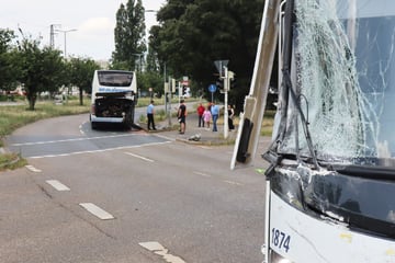 Straßenbahn kracht in Reisebus: Verkehr in Mannheim eingeschränkt