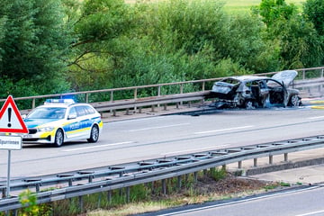 Drei Autos krachen bei Erlensee zusammen - ein Wagen geht in Flammen auf