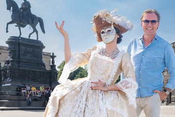 Dresden: Mafia-Mia-Dinnershow: Karnevals-Aufnahmen auf dem Theaterplatz