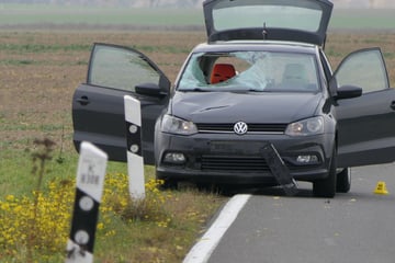 Betrunkener VW-Fahrer erfasst Frau auf sächsischer Landstraße