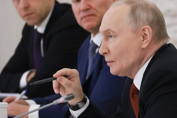 Russia urges Ukraine to pull troops from Donbas after Putin-Trump call