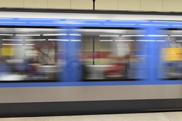 19-Jähriger am Stiglmaierplatz von U-Bahn erfasst und schwer verletzt