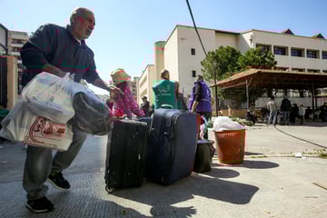 Nahost-Konflikt: Zehntausende im Libanon wegen israelischer Angriffe vertrieben
