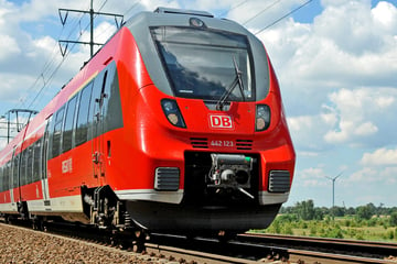 Person nahe Dresden von Zug erfasst: Bahnstrecke voll gesperrt!