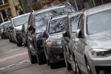 20 Autos in Magdeburg mit Farbe besprüht: Polizei sucht Zeugen