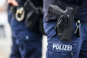 Dresden: Anwohner hört Schussgeräusche, daraufhin rückt die Polizei aus