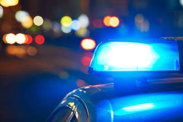 Auf getunten Fahrrädern: Männer-Duo wird stark alkoholisiert von Polizei erwischt