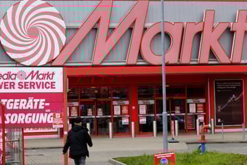 18-Jähriger klaut Spielkonsole bei MediaMarkt und zückt Messer, als er erwischt wird