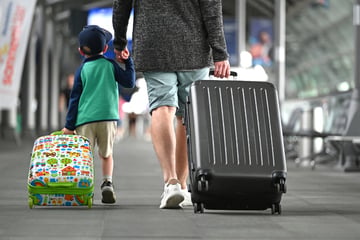 Leipzig: Urlaubstraum platzt am Flughafen: Kind muss ansehen, wie Papa verhaftet wird