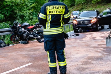 Motorradfahrer bei Crash im Rheingau schwer verletzt - dann haut plötzlich ein Autofahrer ab