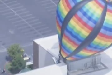 Sturm-Chaos: Außer Kontrolle geratener Heißluftballon rammt Casino