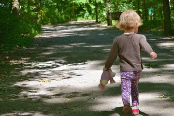 Handwerker lässt Fenster offen: Dreijähriger büxt aus Kindergarten aus