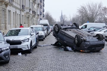Wie geht das denn? Renault überschlägt sich in Johannstadt