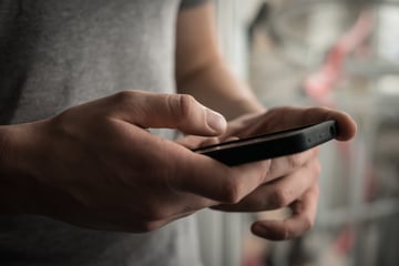 Über TikTok erpresst: 21-Jähriger zahlt mehr als 4000 Euro