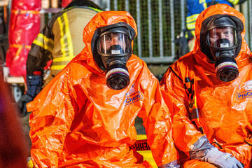 Einsatz bei Logistiker in Rothensee: Gefahrstoff tritt beim Verladen aus