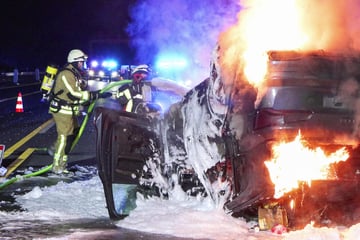 Unfall A3: Audi in Flammen: Vier Verletzte nach Überschlag auf A3
