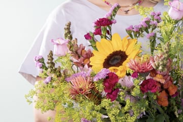 Blumenstrauß schenken - In den schönsten Spätsommerfarben