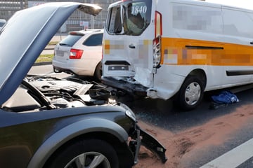 Heftiger Crash in Chemnitz: Audi knallt Transporter ins Heck