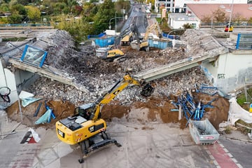 Behelfsbrücke entsteht in der Brenneckestraße: Auf- und Abfahrten gesperrt