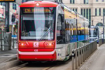 Chemnitz: Schüler belästigt: 65-Jähriger masturbiert in Citybahn