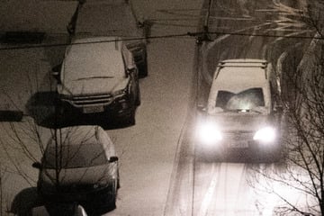 Mann verliert beim Einparken die Kontrolle und überfährt seine Ehefrau