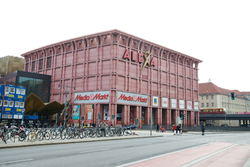 Berlin: Messerstiche im "Alexa": Sicherheitsmitarbeiter lebensbedrohlich verletzt
