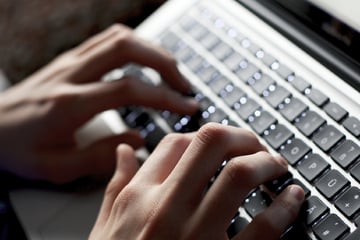 Anlagebetrug in Millionenhöhe: 61-Jährige aus Schweden ausgeliefert