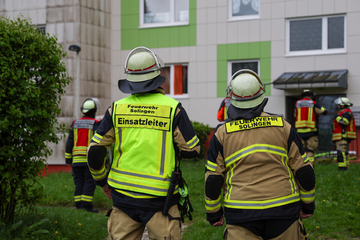 Akku von E-Bike löst Großeinsatz der Feuerwehr in Solingen aus: 16 Menschen gerettet