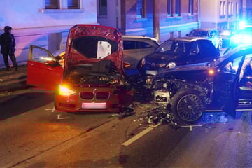 Fünf Verletzte bei Massenunfall in Stuttgart: Acht Autos beschädigt