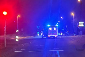 VW erfasst Fußgänger: Mann wird lebensgefährlich verletzt