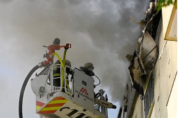 München: Hochhaus-Brand in München-Forstenried: Teile des Gebäudes bleiben gesperrt