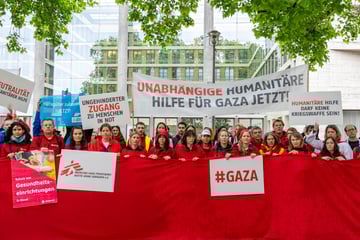 Berlin: Kundgebung vor Auswärtigem Amt: Demo für mehr Hilfsgüter für Gaza