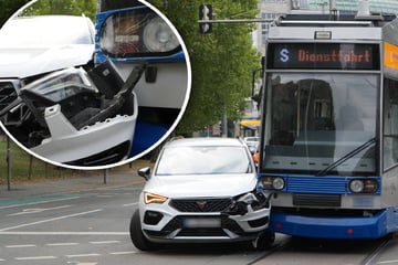 Tram und Auto krachen auf Leipziger Ring zusammen