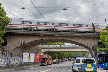 ICE bleibt nahe Köln liegen: Passagiere müssen stundenlang ausharren